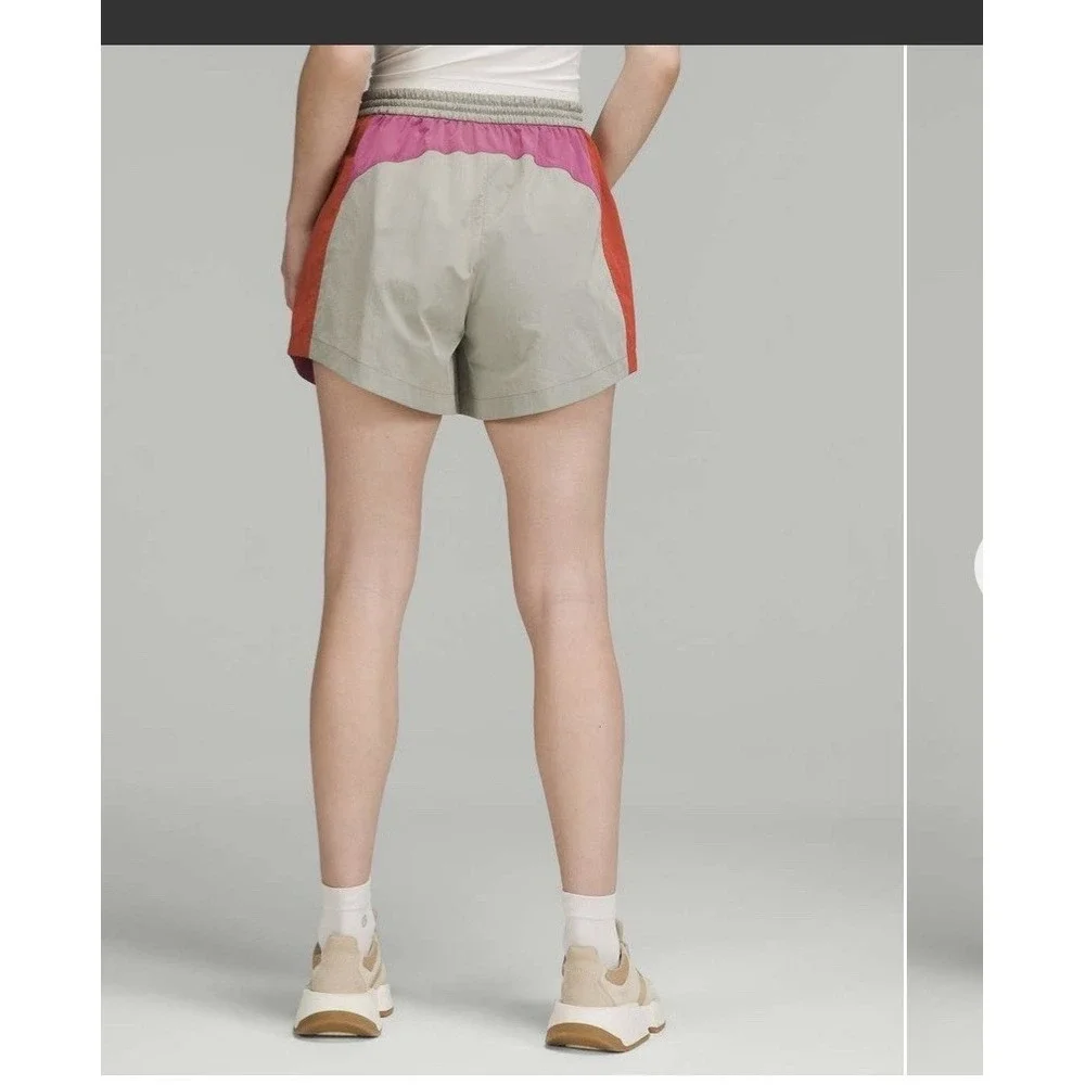Lululemon Evergreen High Rise Shorts 4.5 Women Size 4 Activewear Pink Punch‎